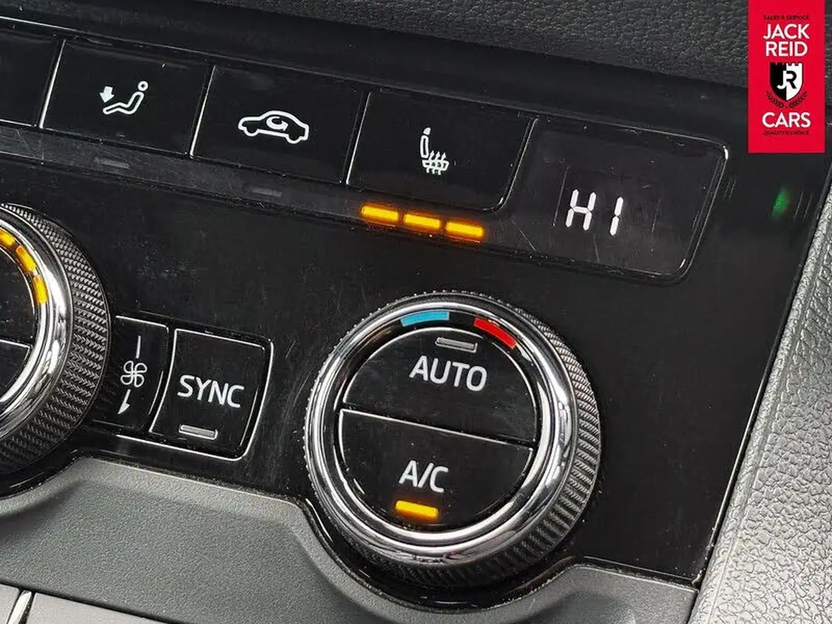 2020-skoda-karoq-15-tsi-sportline-dsg-big-24