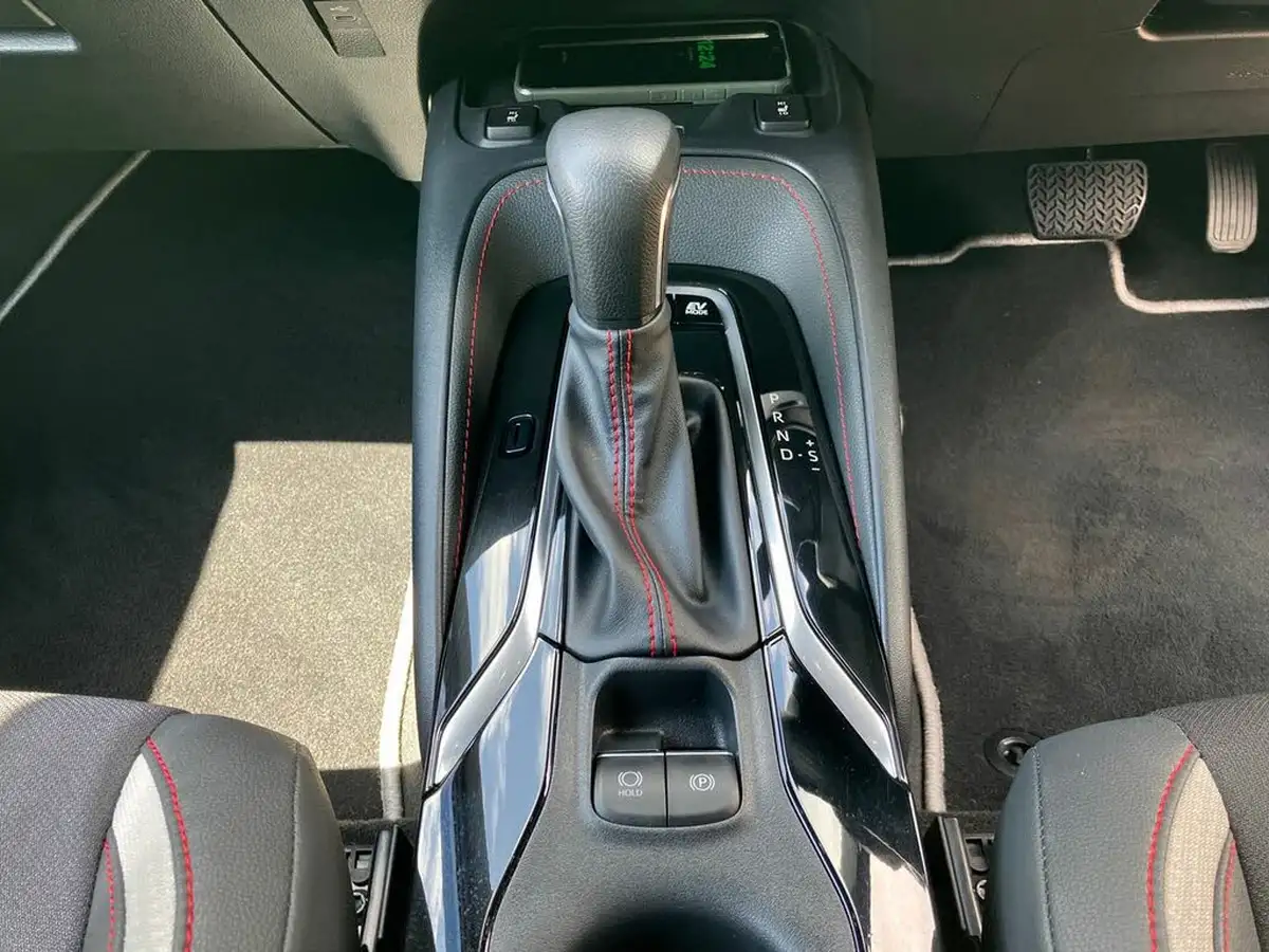 2023-toyota-corolla-20-vvt-i-gr-sport-193bhp-hatchback-big-16