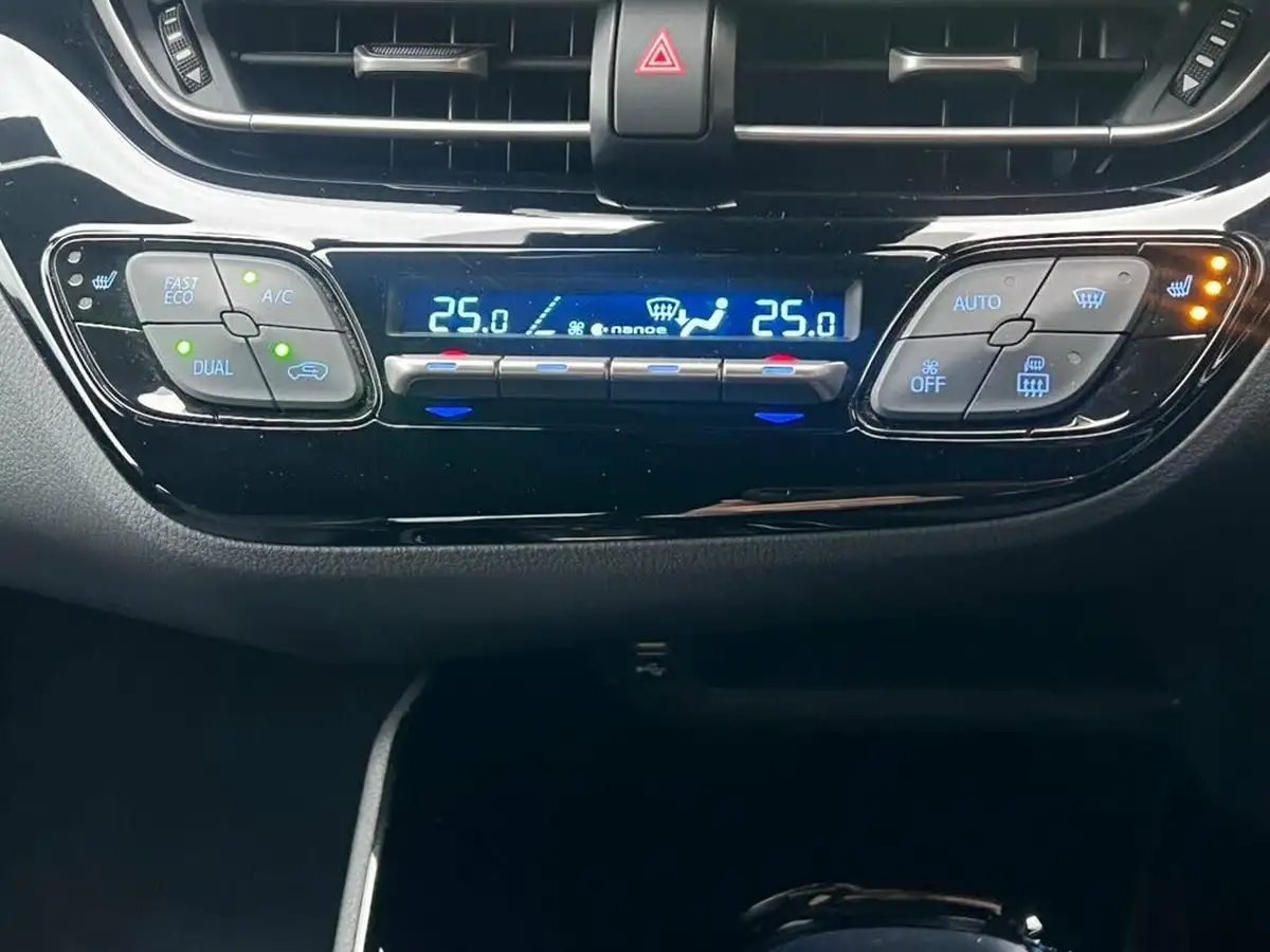 2022-toyota-c-hr-18-vvt-i-gr-sport-big-38