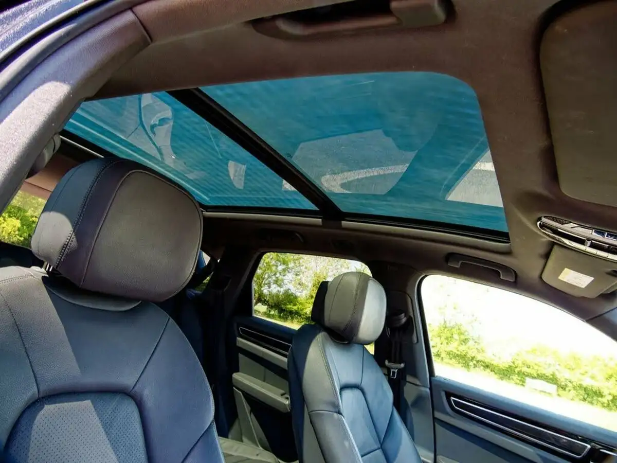 2018-porsche-cayenne-30-v6-e-hybrid-big-45