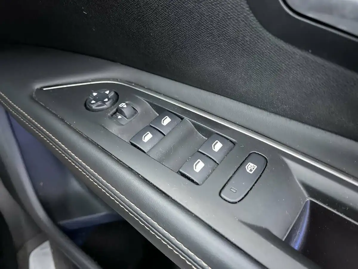 2017-peugeot-3008-suv-20-bluehdi-gt-line-big-47