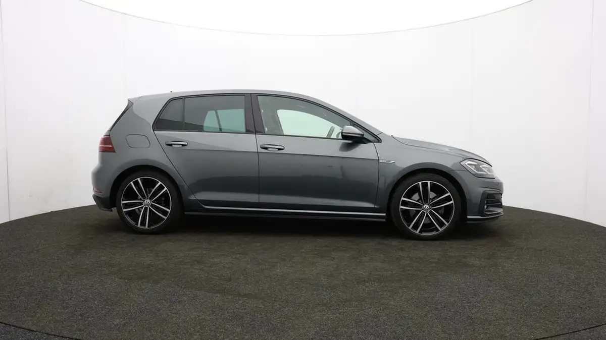 2017-volkswagen-golf-20tdi-gtd-ss-hatchback-5d-big-39