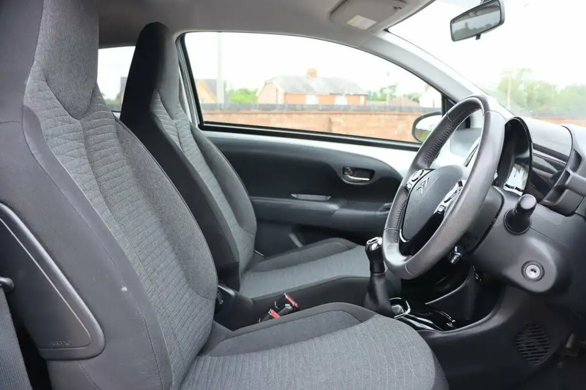 2014-citroen-c1-12-puretech-flair-3d-big-12