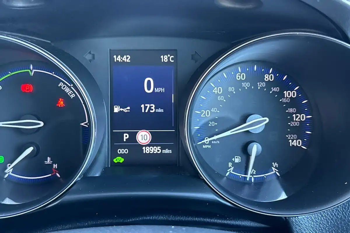 2020-toyota-c-hr-18-vvt-i-icon-parking-pack-big-34