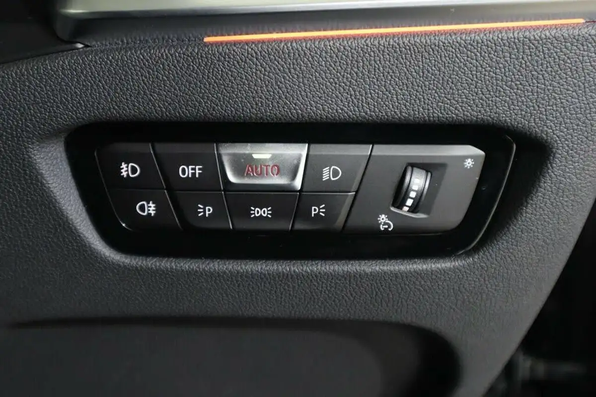 2021-bmw-3-series-20-320i-m-sport-saloon-4d-big-25