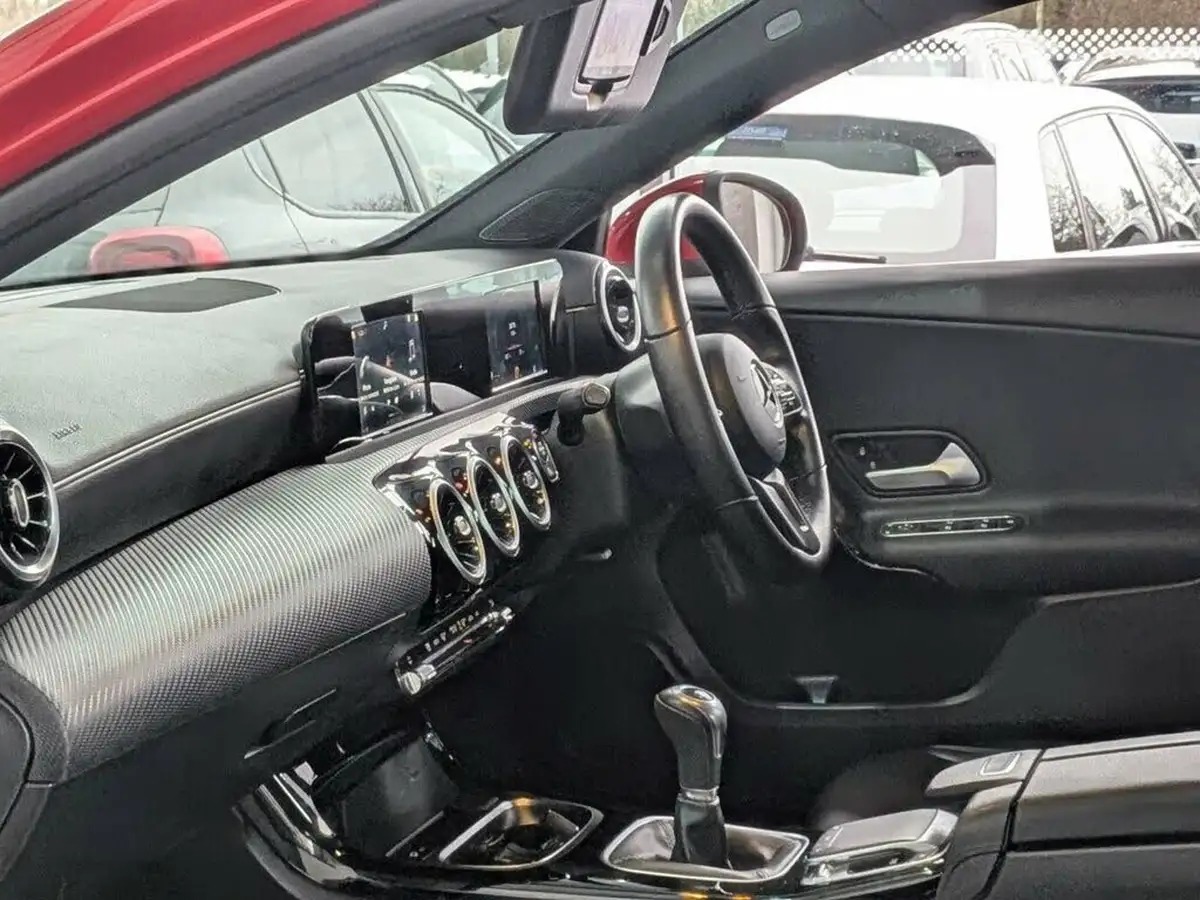 2019-mercedes-benz-a-class-13-a180-se-big-13