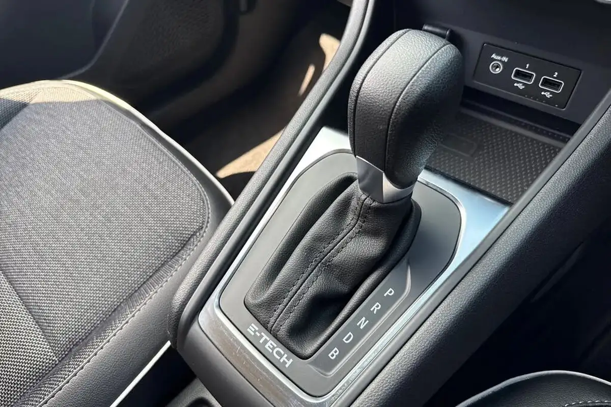 2023-renault-captur-16-techno-145ps-full-big-52