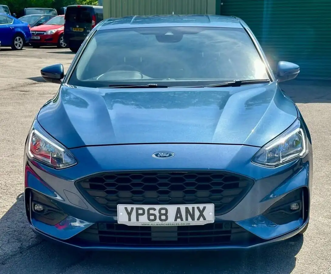 2018-ford-focus-10t-st-line-x-125ps-hatchback-big-42