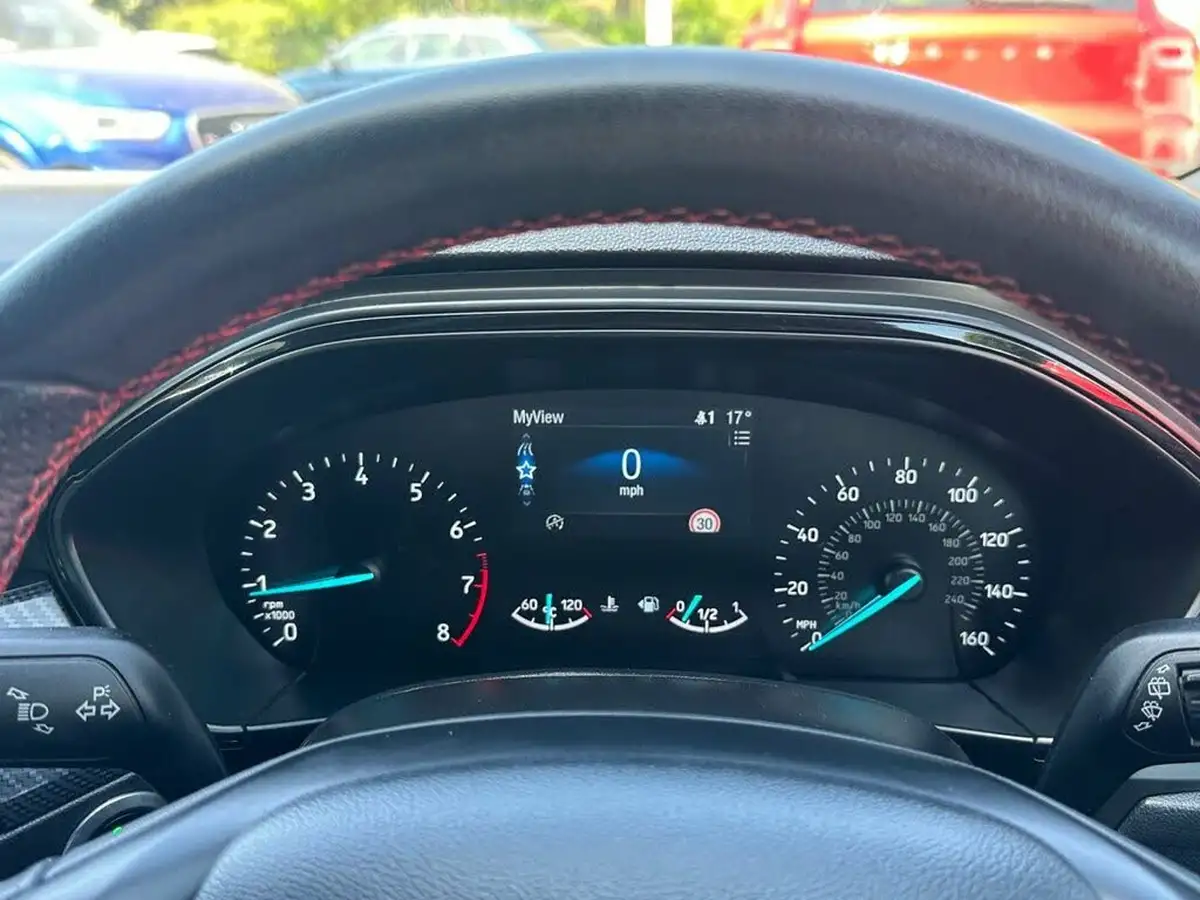 2018-ford-focus-10t-st-line-x-125ps-hatchback-big-18