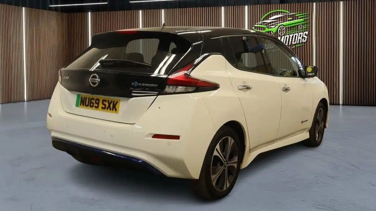 2019-nissan-leaf-e-tekna-big-4