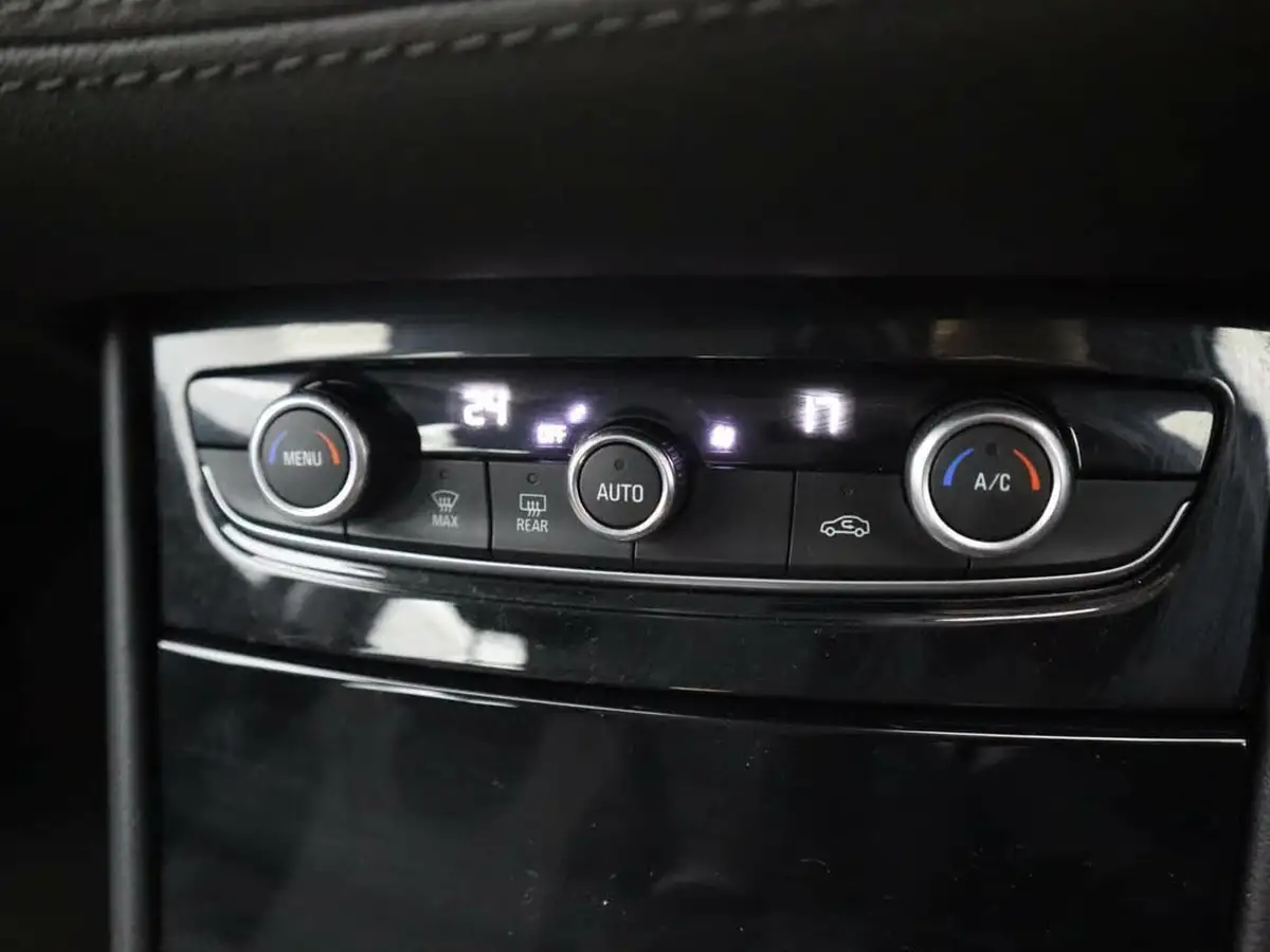 2019-vauxhall-grandland-x-12-se-big-27