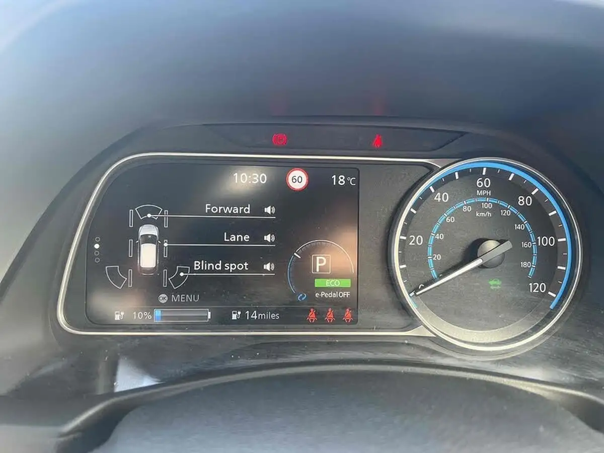 2021-nissan-leaf-e-tekna-big-47