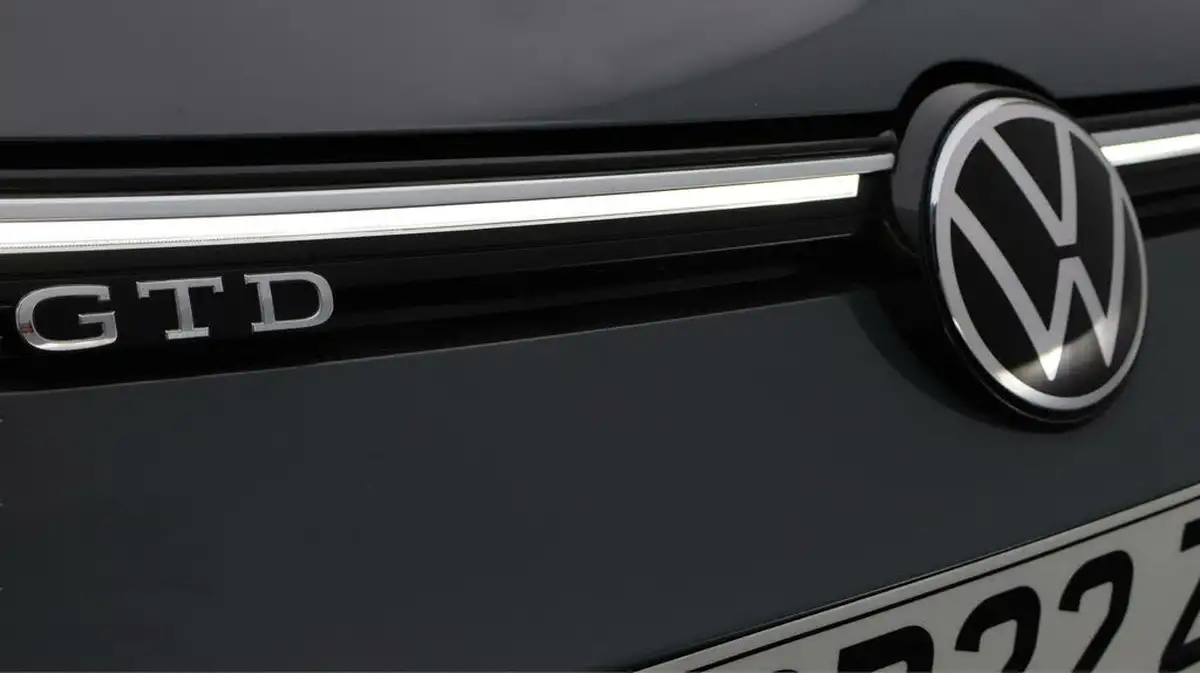2022-volkswagen-golf-20tdi-gtd-big-24