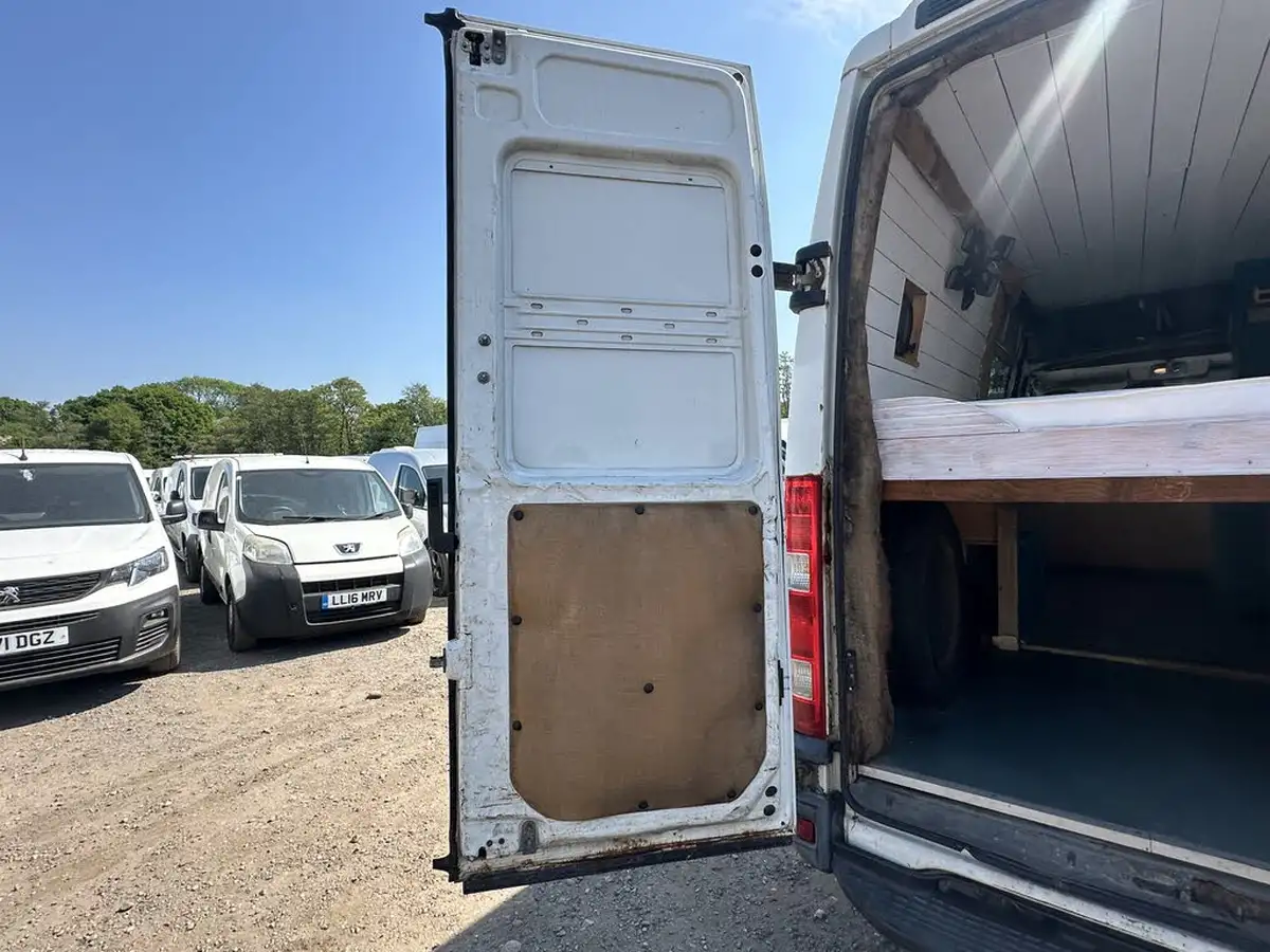 2007-iveco-daily-s-class-30td-35s18-mwb-air-ride-high-roof-van-big-14