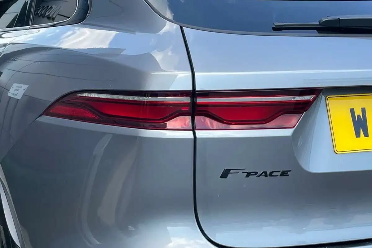 2021-jaguar-f-pace-30-d300-r-dynamic-se-mhev-big-29