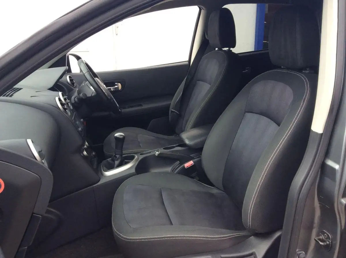 2012-nissan-qashqai-16-n-tec-big-10
