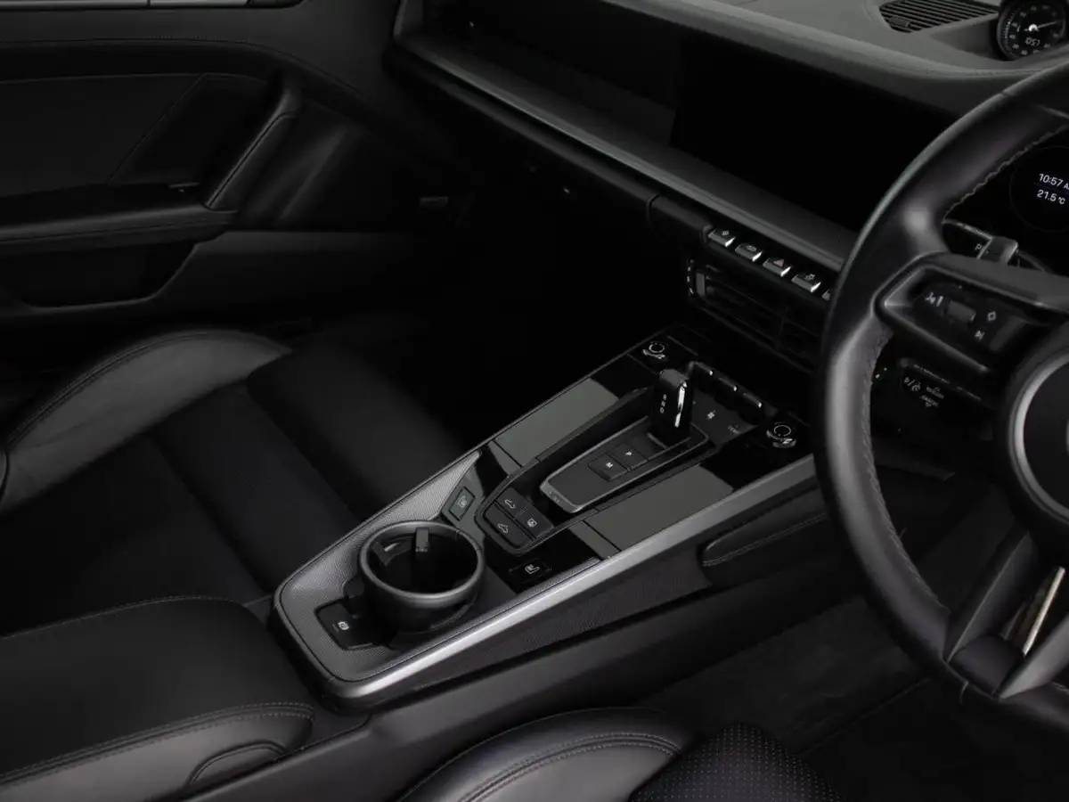 2021-porsche-911-30-carrera-coupe-big-68