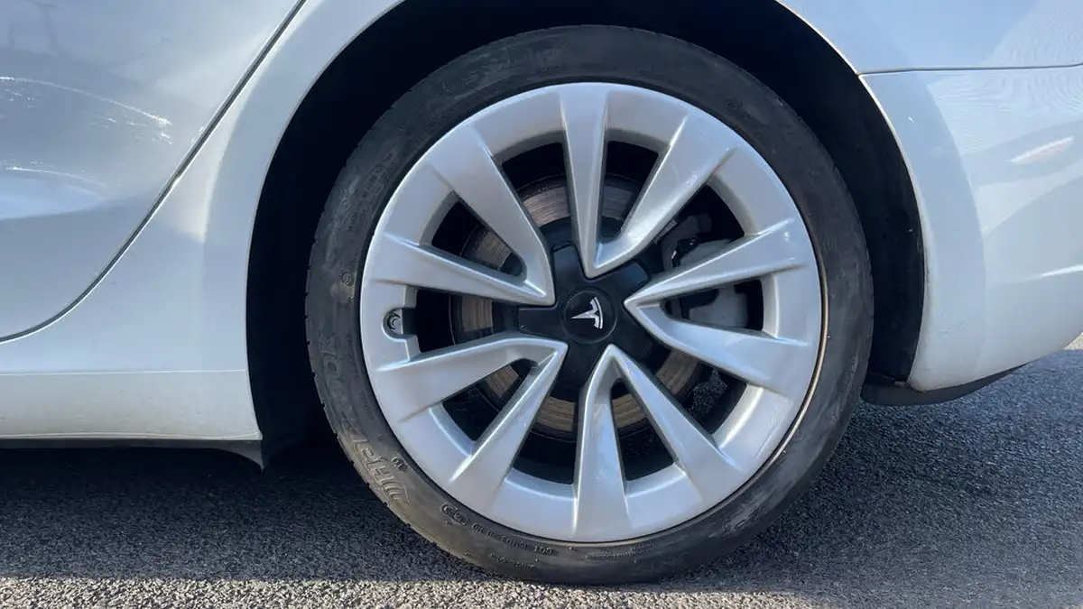 2021-tesla-model-3-e-long-range-awd-big-17