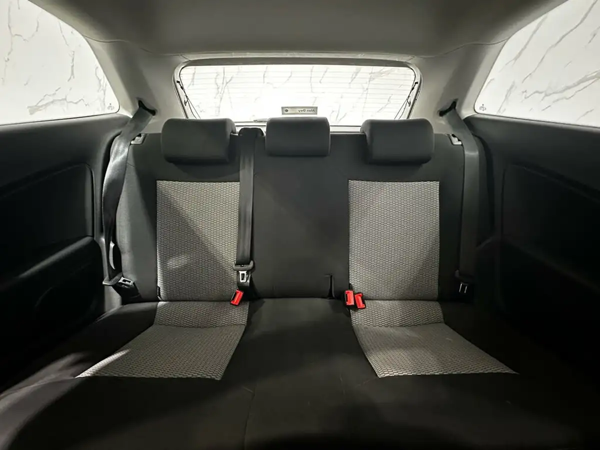 2011-volkswagen-polo-12-s-3d-big-13