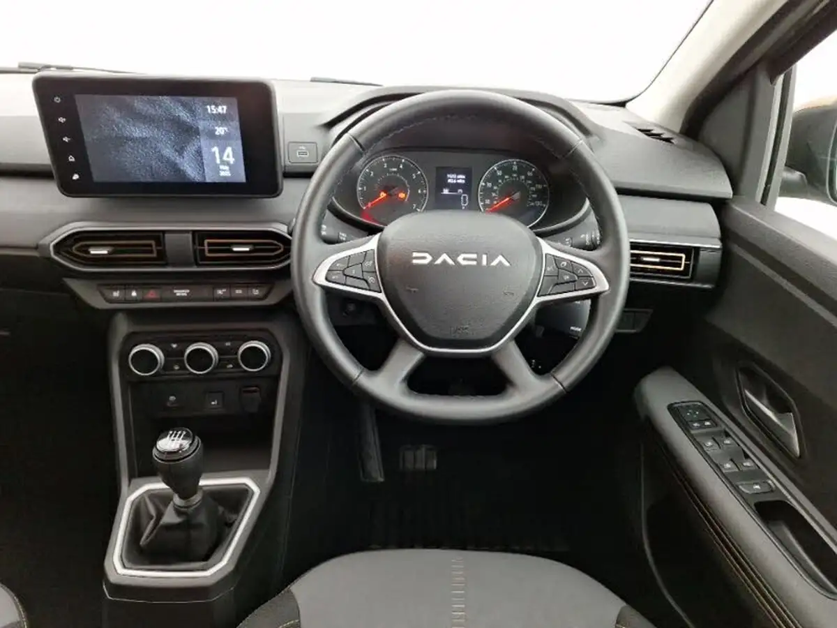 2024-dacia-sandero-stepway-10-tce-extreme-90bhp-big-6