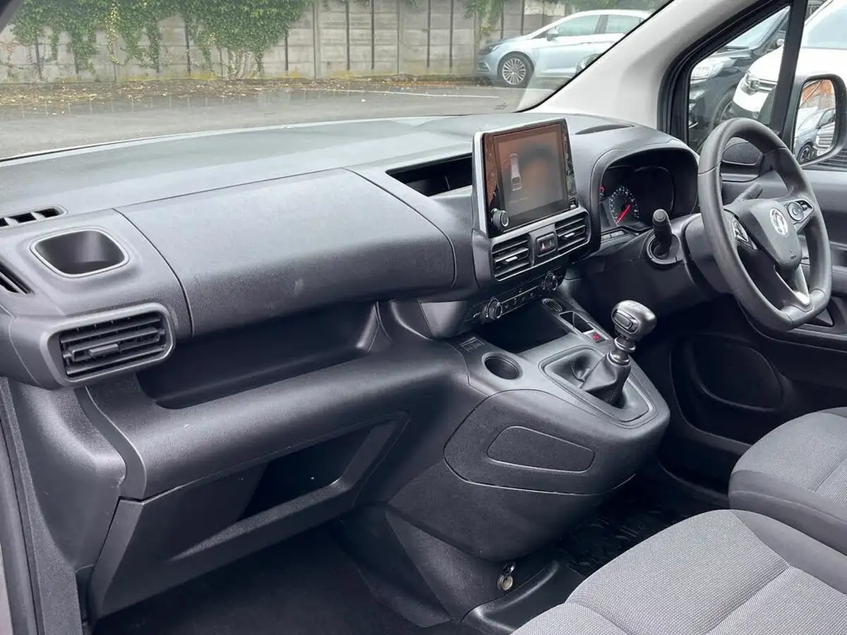 2021-vauxhall-combo-15cdti-sportive-2300-130pseu6d-t-4x4-l1h1-panel-big-8