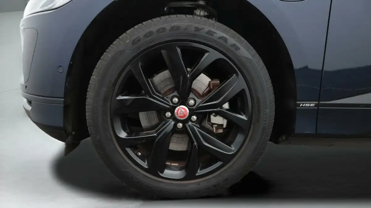2021-jaguar-i-pace-ev400-hse-big-18