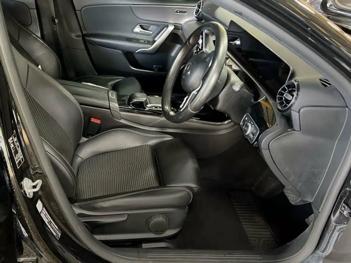 2018-mercedes-benz-a-class-15d-a180d-sport-116ps-executivess-hatchback-5d-7g-dct-big-3