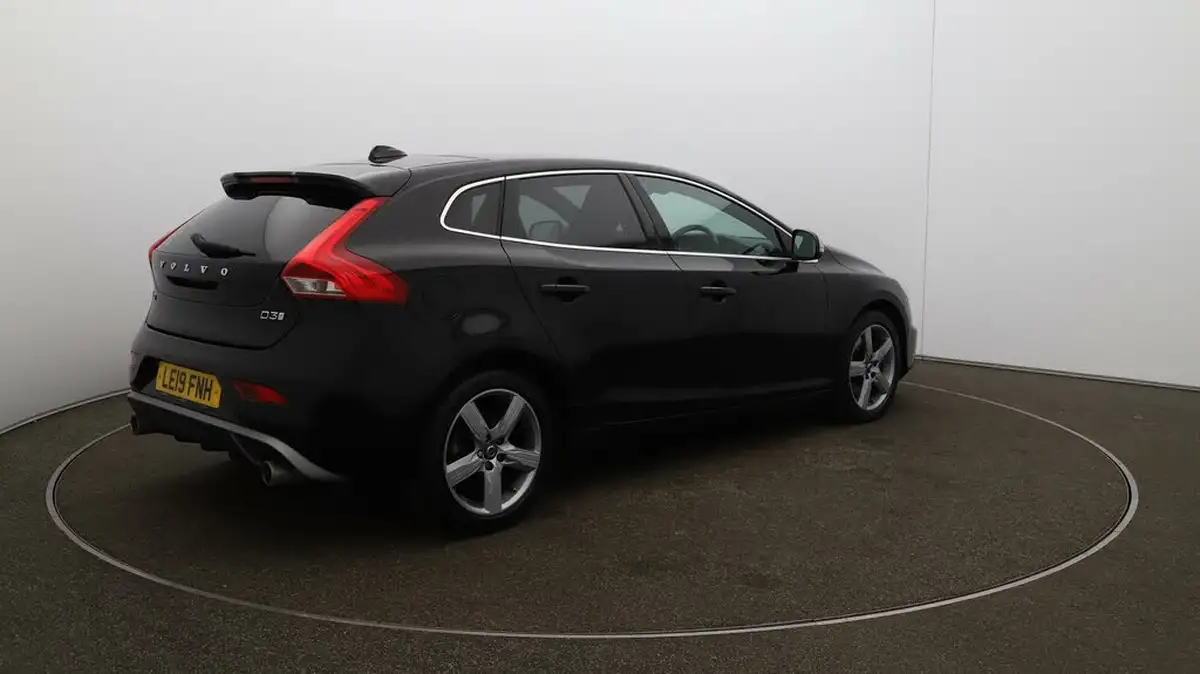 2019-volvo-v40-20td-d3-r-design-nav-plus-geartronic-big-53