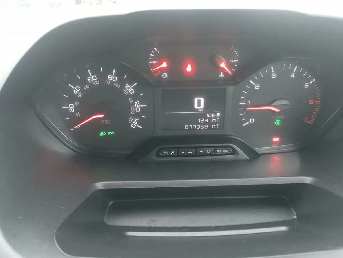 2020-peugeot-partner-15-bluehdi-1000-professional-100ps-eu6dt-panel-big-12