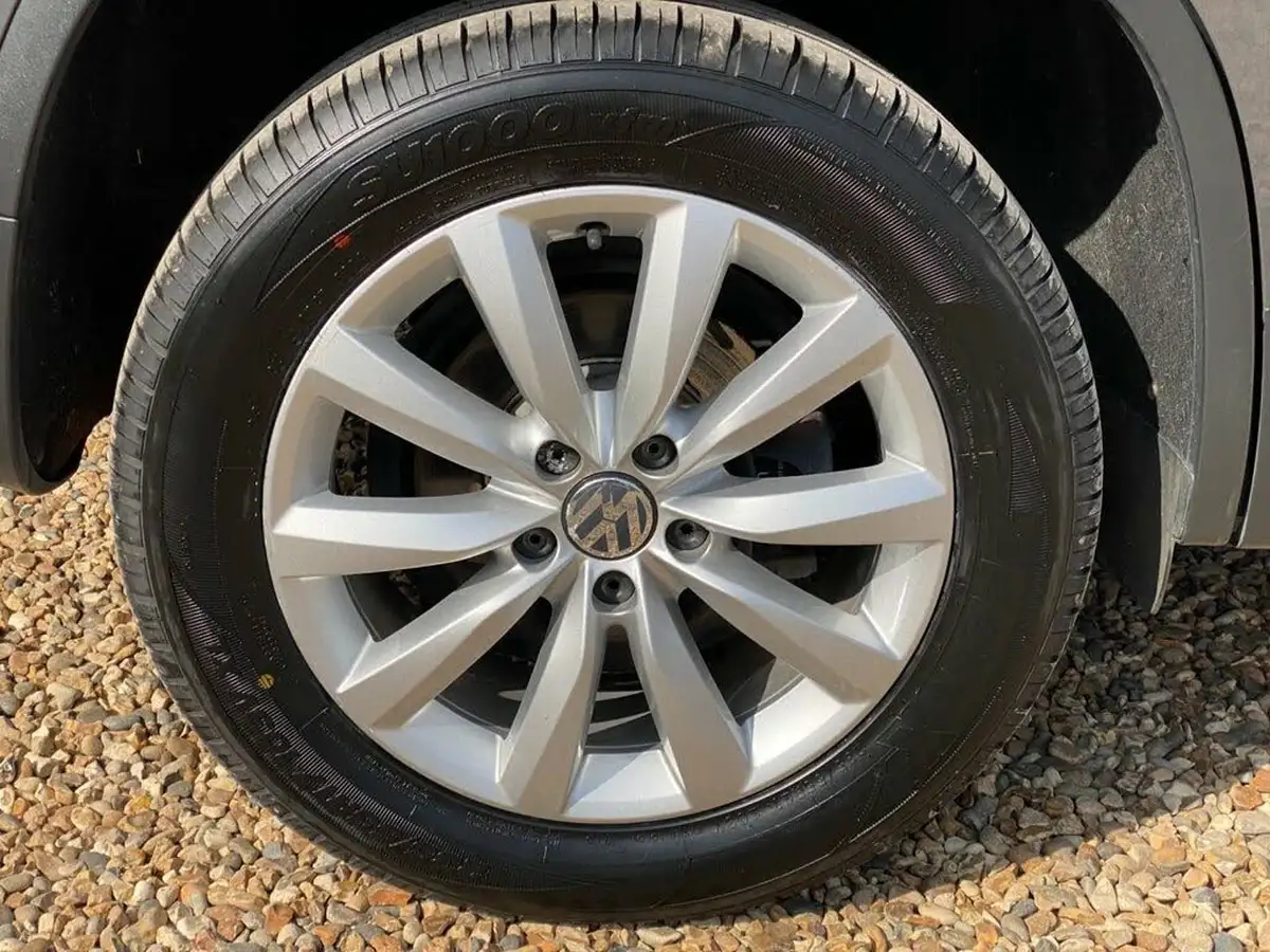 2015-volkswagen-tiguan-20tdi-match-150ps-4wd-bmt-big-15