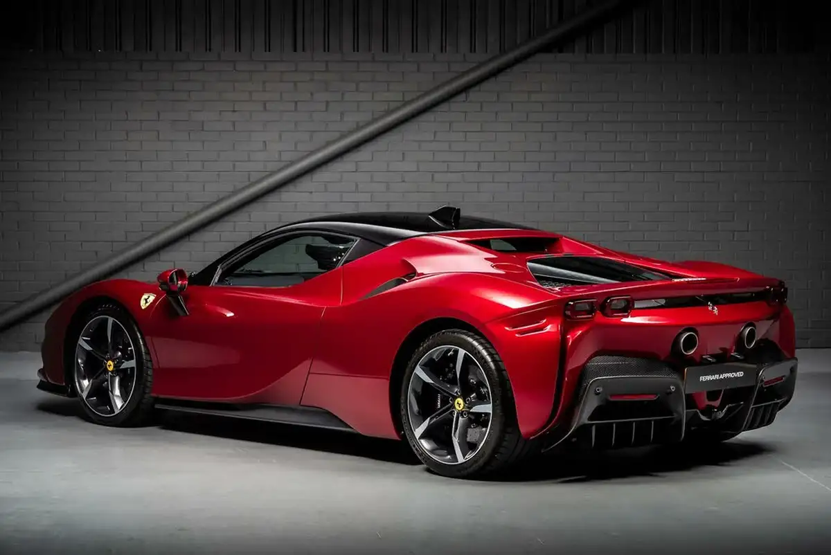 2021-ferrari-sf90-stradale-big-10