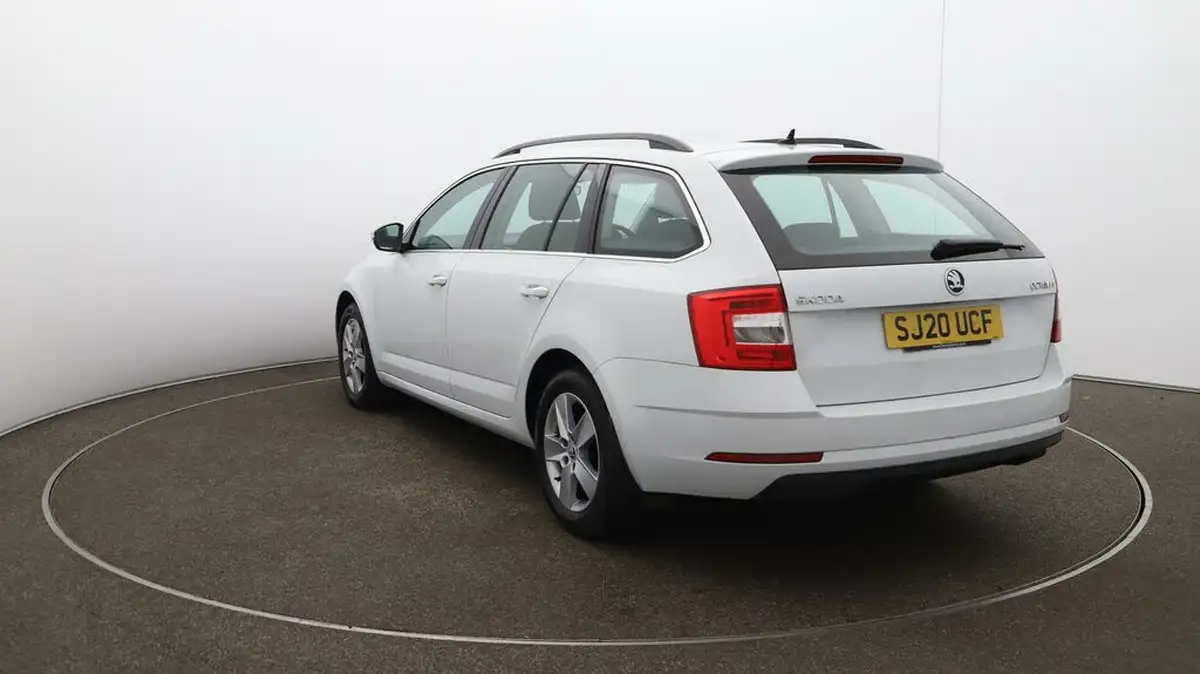 2020-skoda-octavia-16tdi-se-technology-estate-big-60