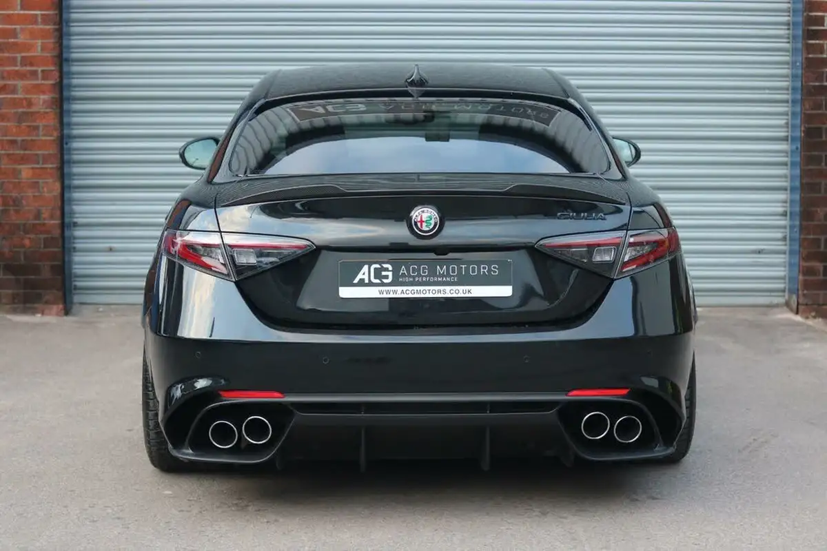 2020-alfa-romeo-giulia-29-biturbo-quadrifoglio-big-3