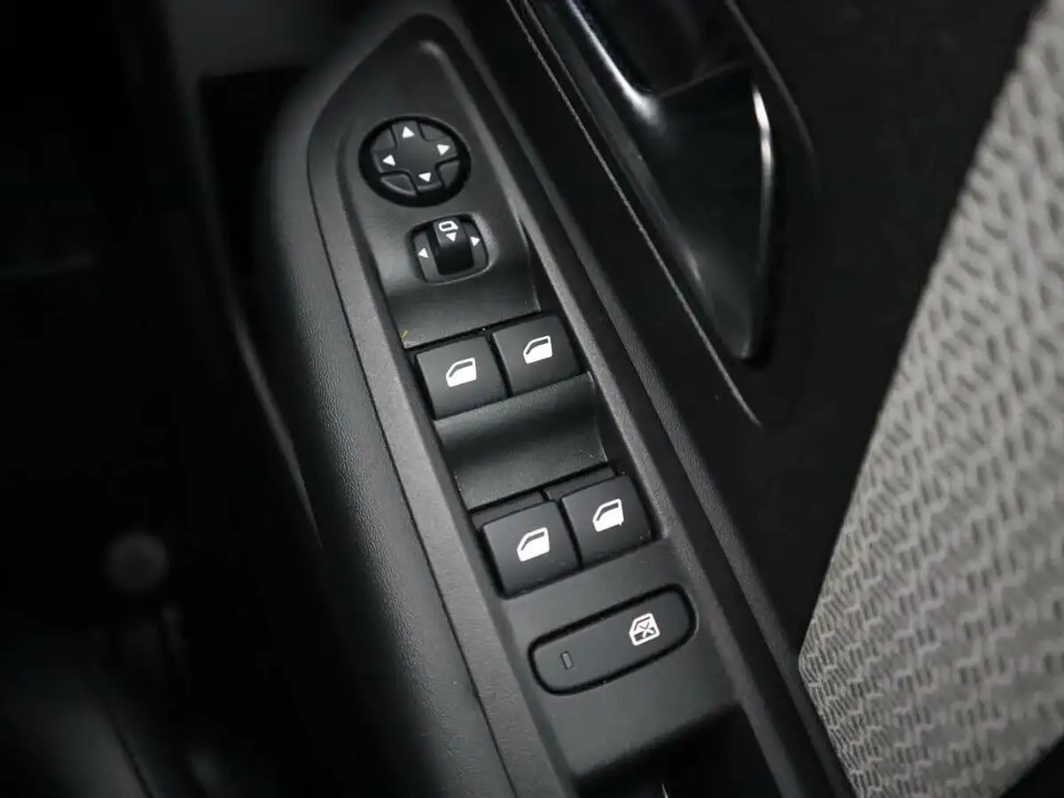 2021-citroen-c4-15bluehdi-shine-110ps-big-38