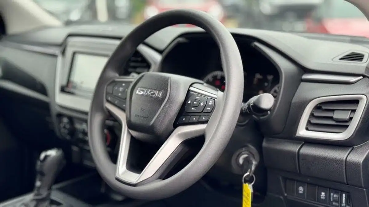 2024-isuzu-d-max-19td-dl20-double-auto-big-19