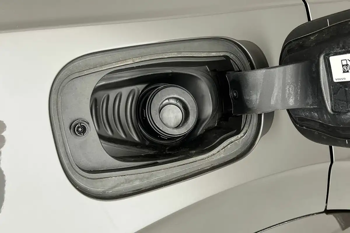 2024-volvo-xc90-20-t8-plus-big-39