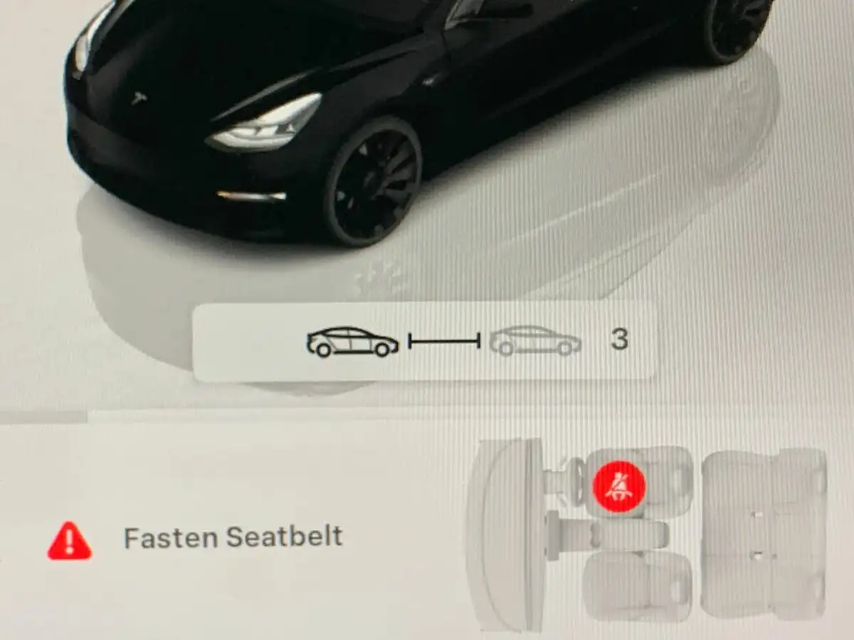 2022-tesla-model-3-e-performance-big-25