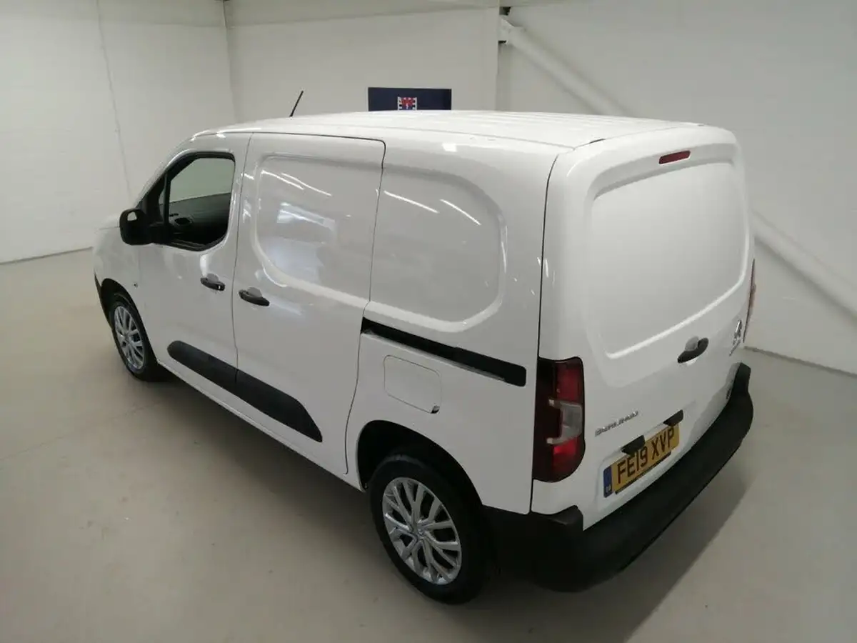 2019-citroen-berlingo-16bluehdi-1000-enterprise-big-19