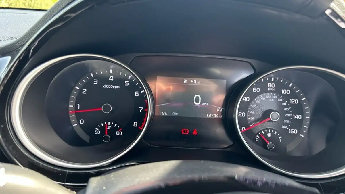 2022-kia-ceed-15-t-gdi-3-hatchback-big-6
