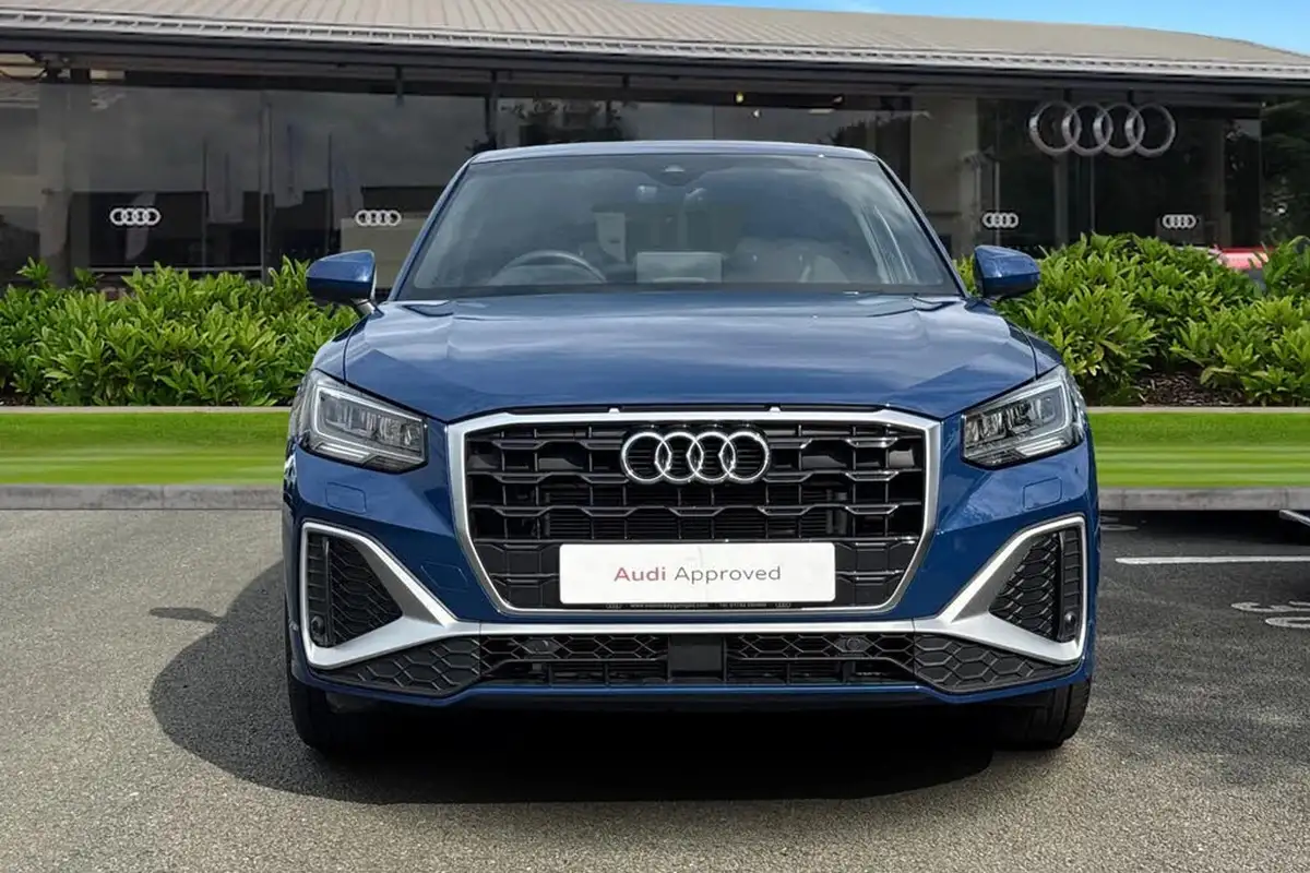 2025-audi-q2-15-35-tfsi-s-line-big-4