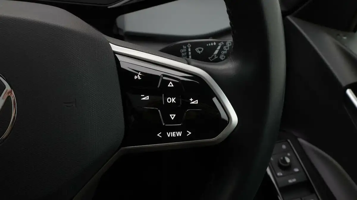 2022-volkswagen-id3-e-max-big-26