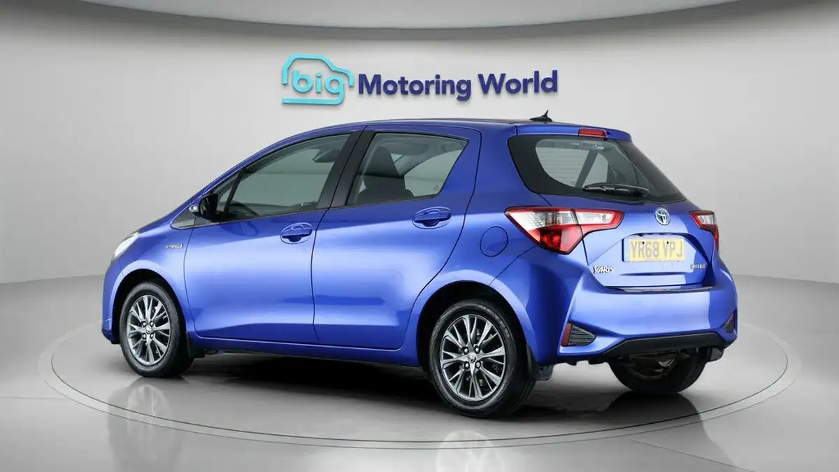 2018-toyota-yaris-15-vvt-i-icon-hybrid-big-5
