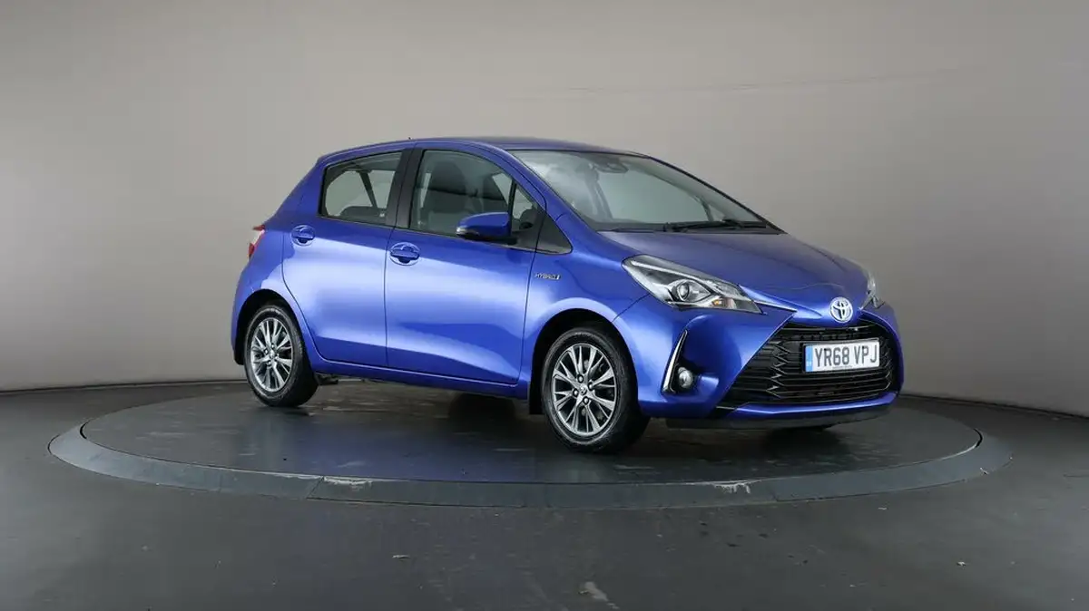 2018-toyota-yaris-15-vvt-i-icon-hybrid-big-53