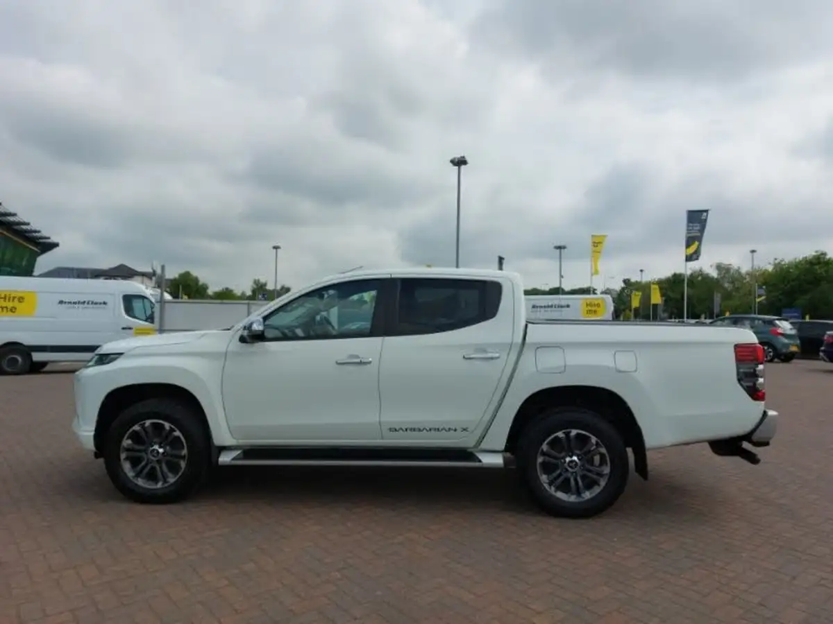 2021-mitsubishi-l200-22di-d-barbarian-x-big-3