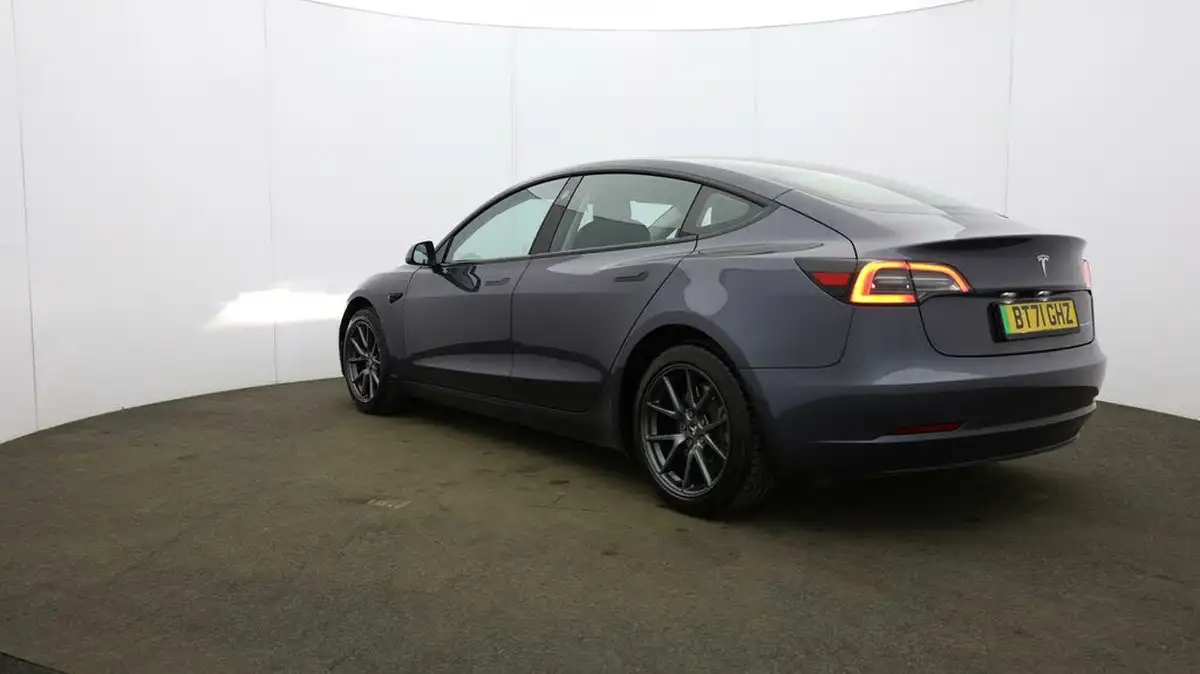 2021-tesla-model-3-e-long-range-awd-big-54