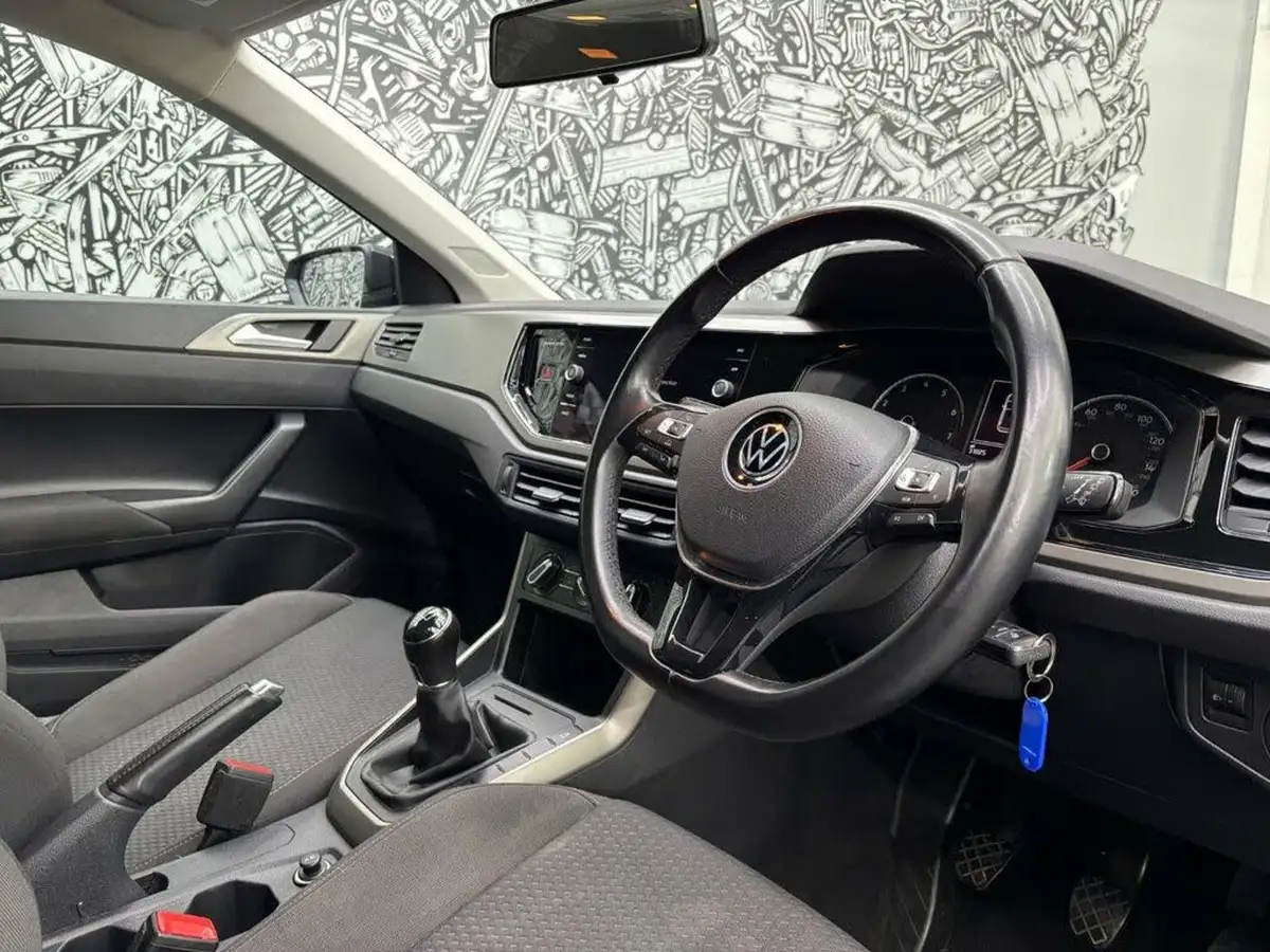 2021-volkswagen-polo-10-tsi-match-big-23
