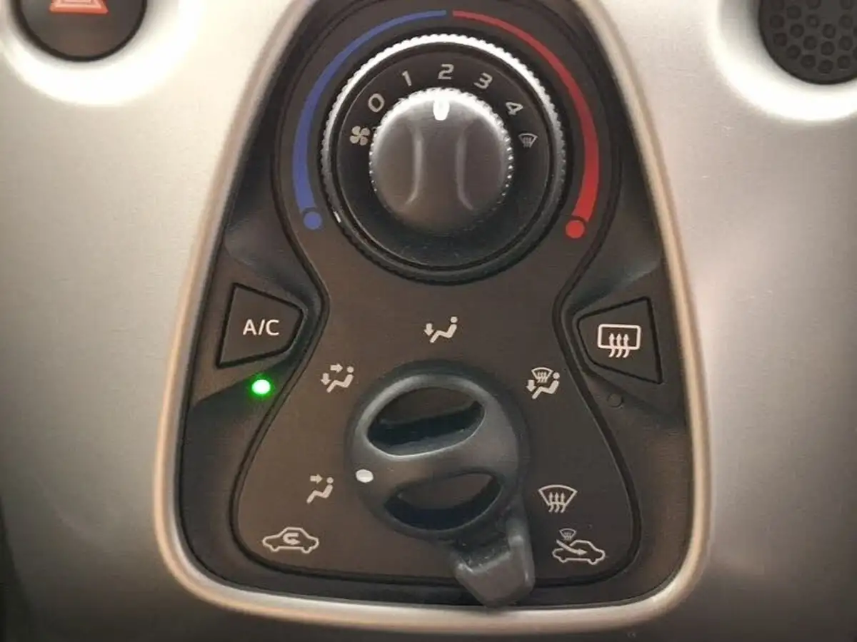 2017-citroen-c1-10-vti-feel-5d-big-13