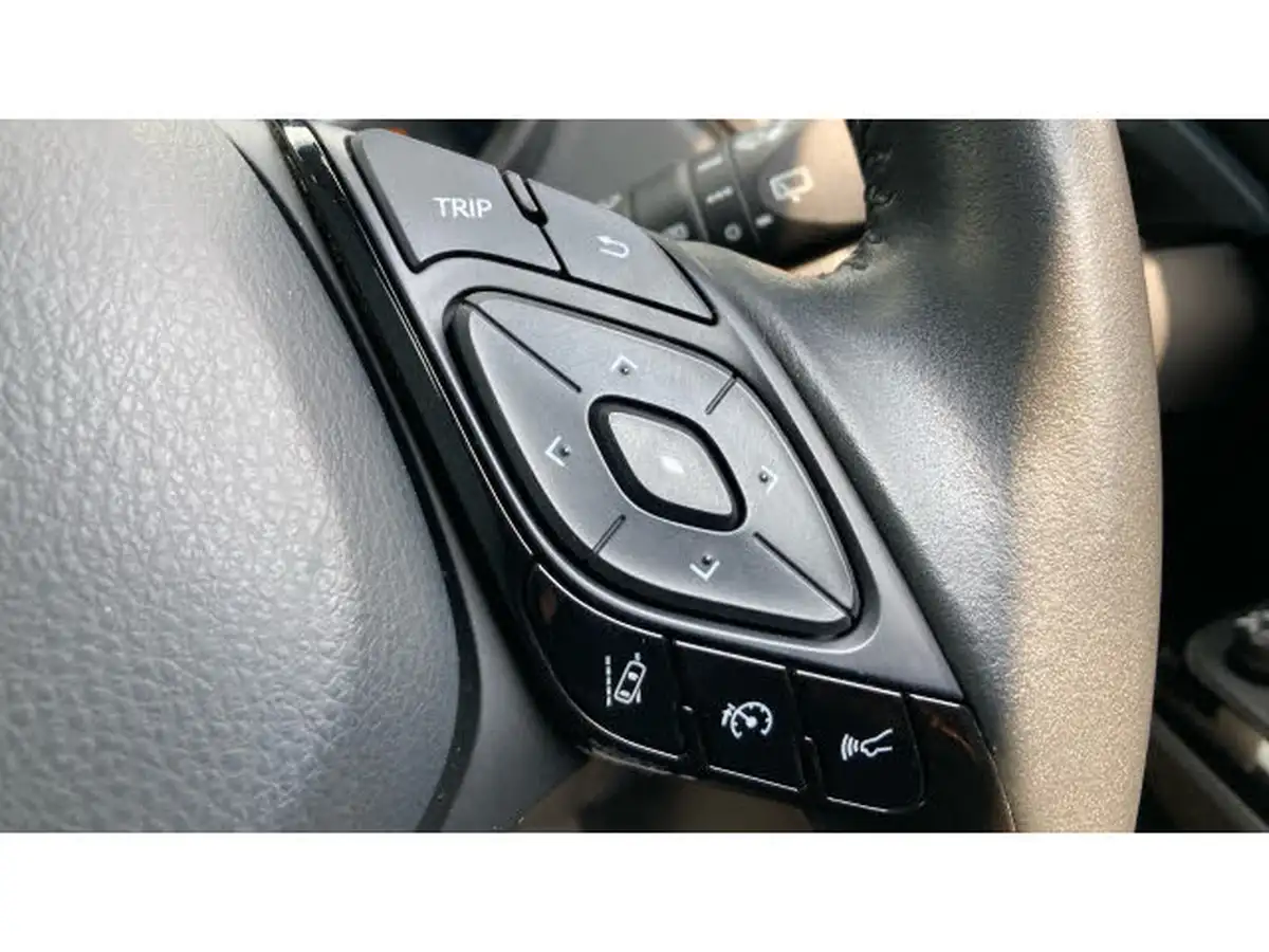 2022-toyota-c-hr-18-vvt-i-design-big-31