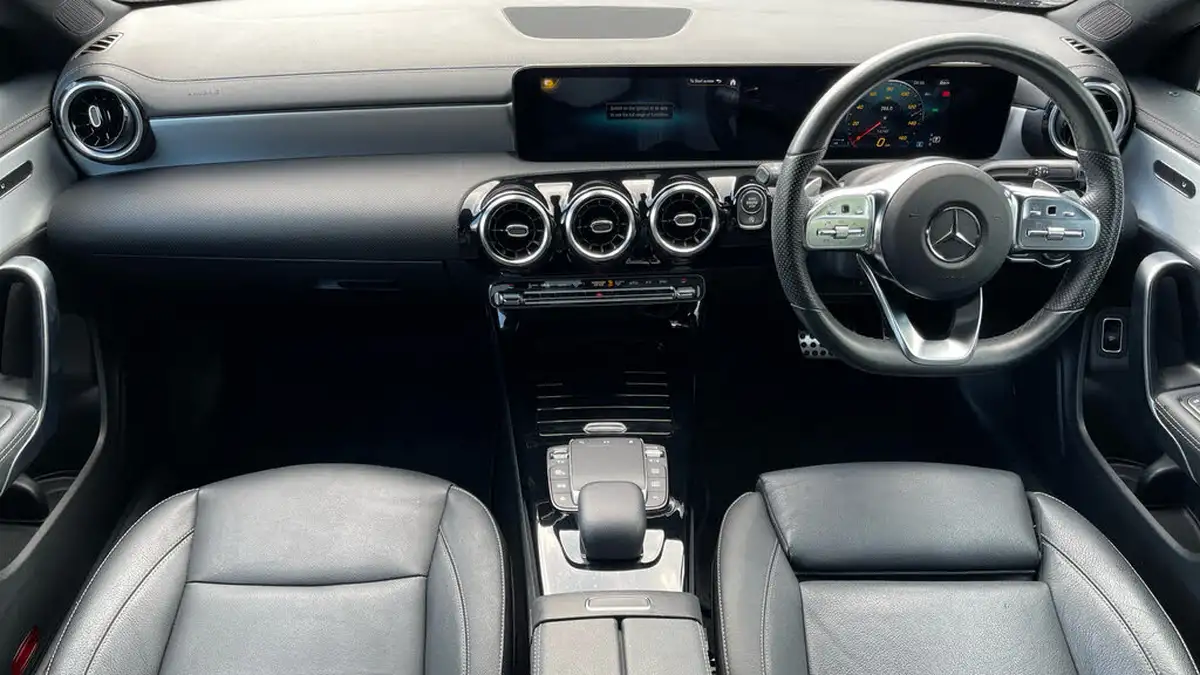 2021-mercedes-benz-cla-big-10