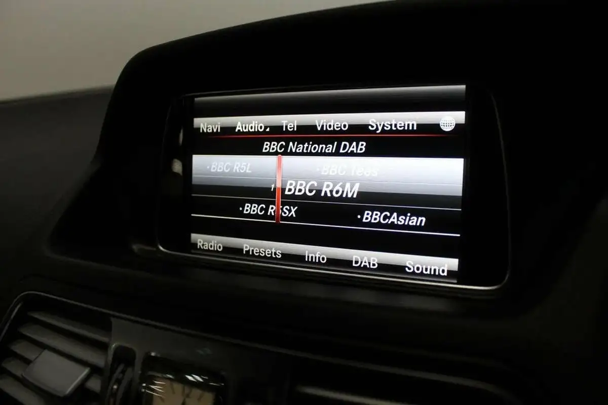2014-mercedes-benz-e-class-21td-e250-cdi-amg-sport-21cdi-coupe-2d-big-29